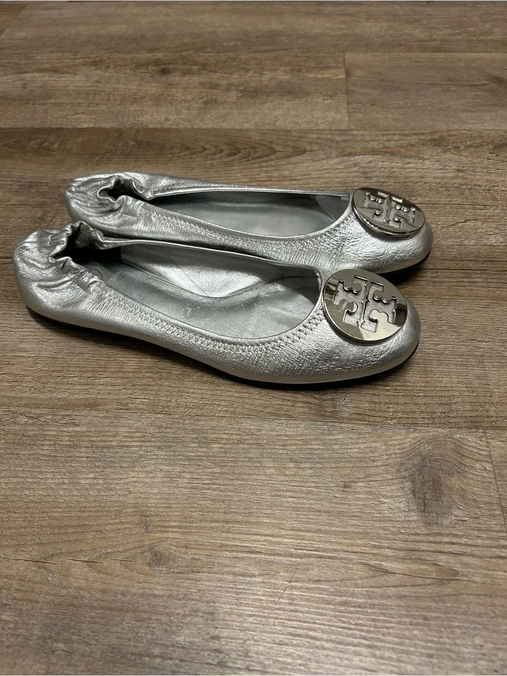 Tory Burch Reva Women’s Size 8.5 M Silver Leather Ballet Flats Slip On Shoes